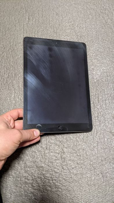 IPad 9.7 Air 16gb wifi + Bluetooth клавіатура Logitech айпад