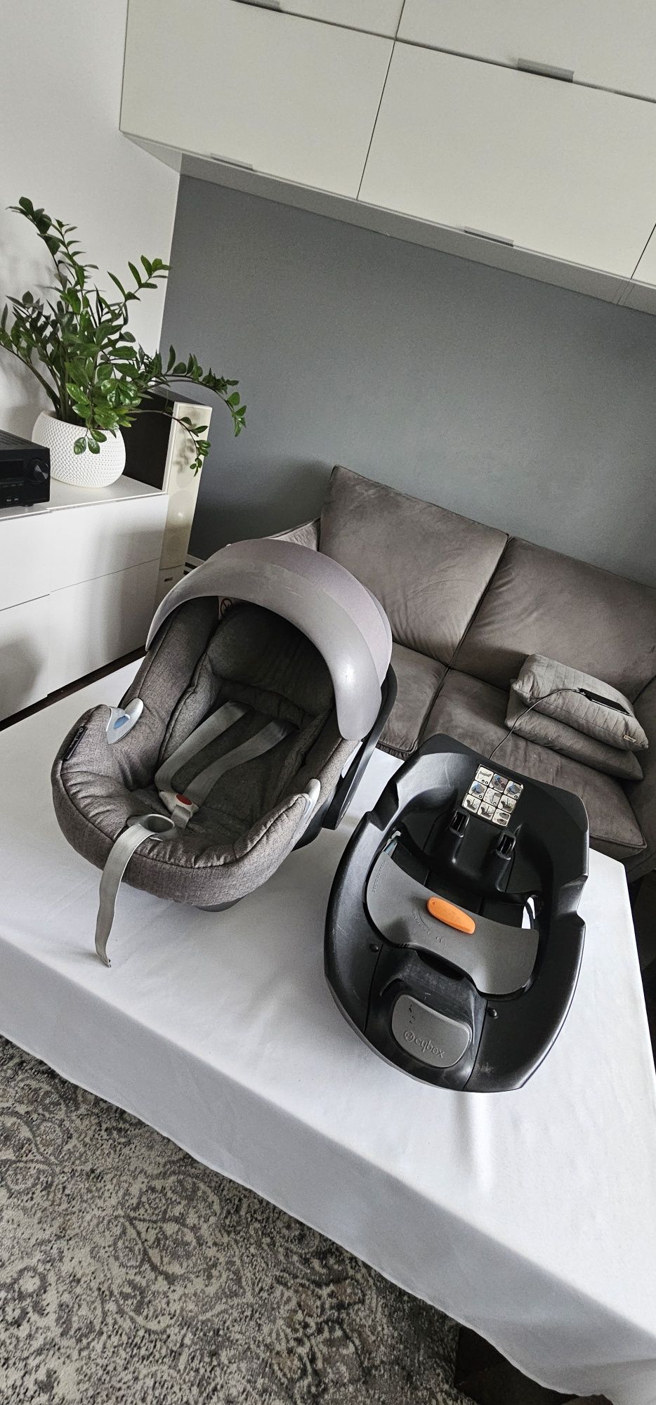 Fotelik Cybex i baza q-fix isofix + Fisher price i huśtawka  tygrysek