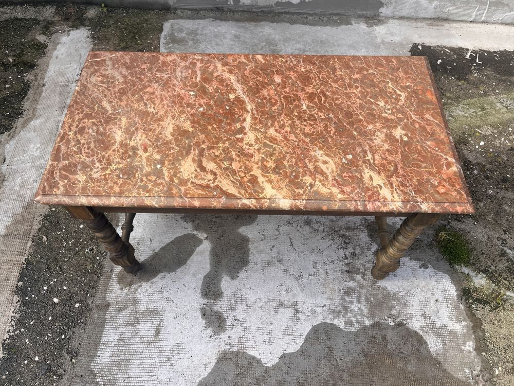 Mesa de centro em marmore