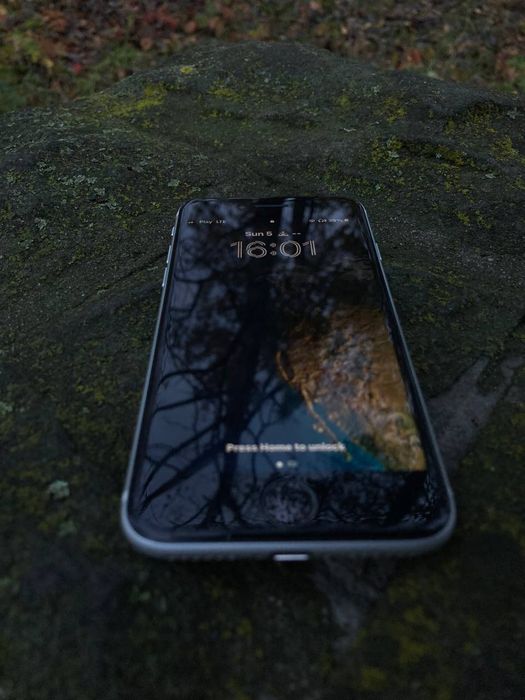 Iphone SE 128 Gigabajtów