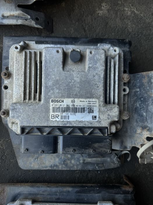 ЕБУ Блок управління двигуном Опель Зафіра Б Астра Аш 1.9 дизель мозги