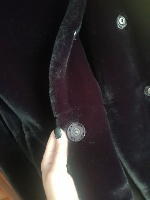 Еко - шубка чорного кольору