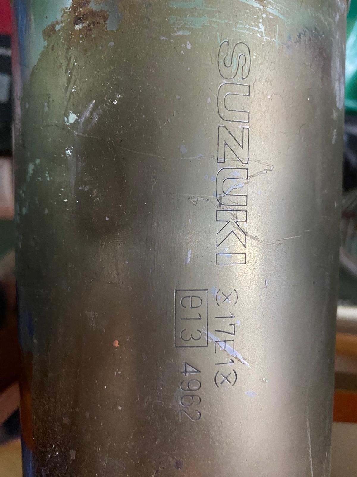 Escape Suzuki moto