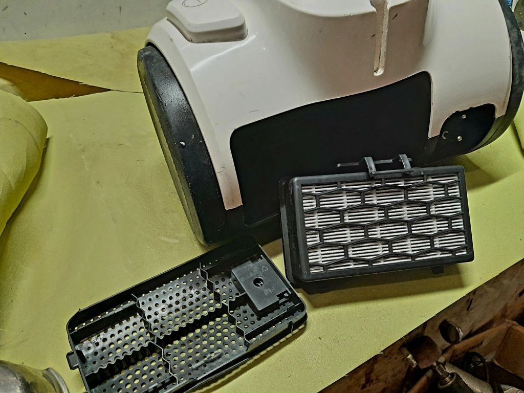 Odkurzacz Elektrolux EC41-2SW