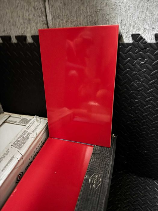 Płytki Ścienne Białe Czerwone Czarne 250x400x8 mm Gatunek 1