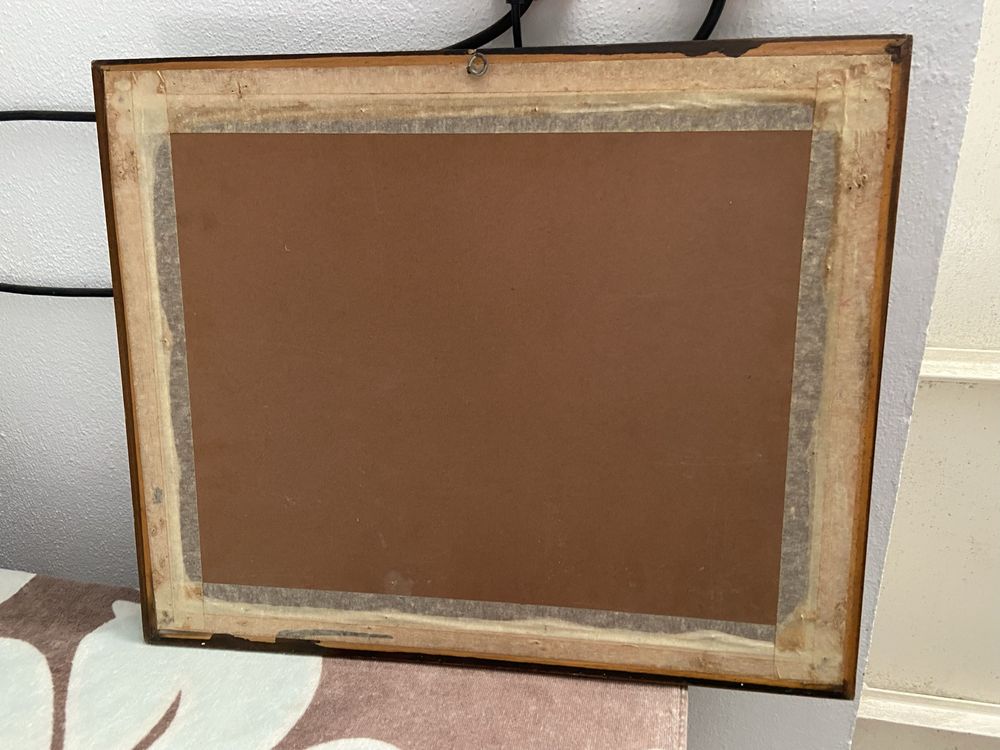 Quadro medio moldura a volta em castanho