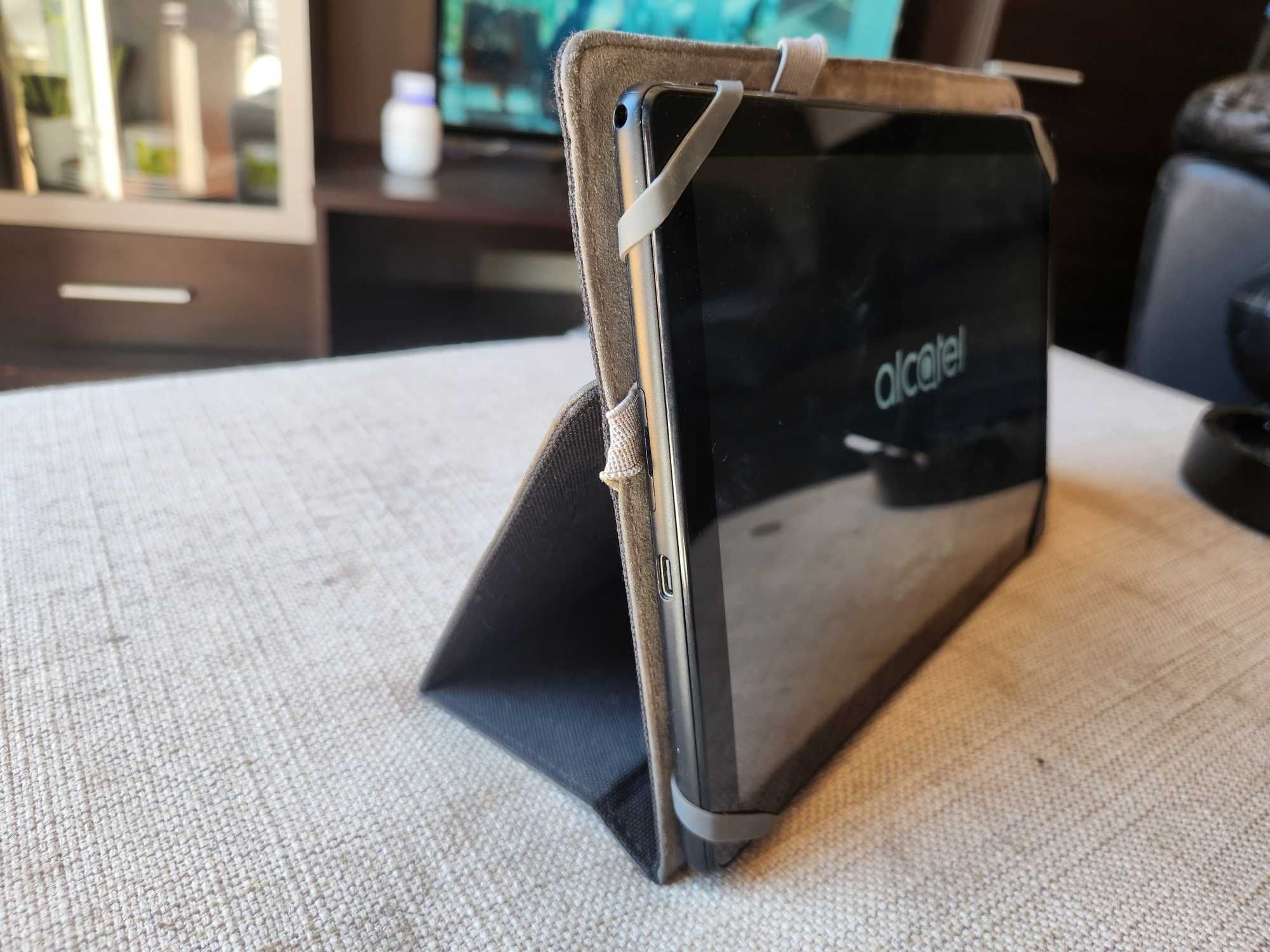 Tablet Alcatel com capa