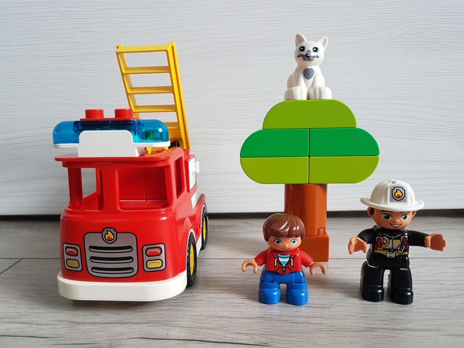 Klocki LEGO Duplo 10901 Wóz strażacki strażak