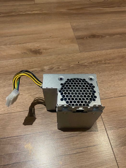 Oryginalny zasilacz Fujitsu PCE012, S26113-E591-V20-01