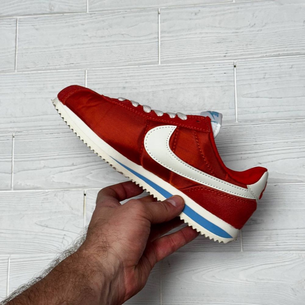 Жіночі кросівки nike cortez