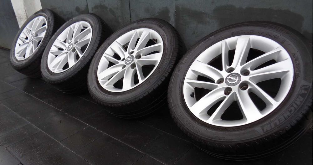 Oryginalne alufelgi OPEL Meriva B 16 cali 5x110 Astra Vectra Alfa Saab