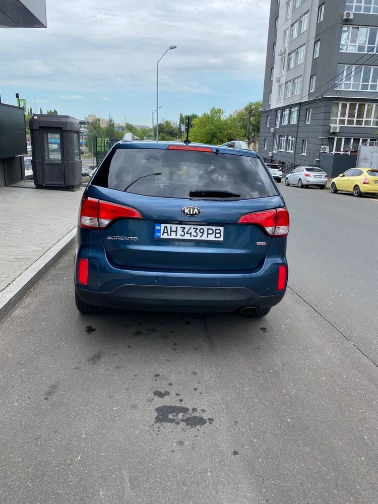 Продам KIA Sorento 2014 год