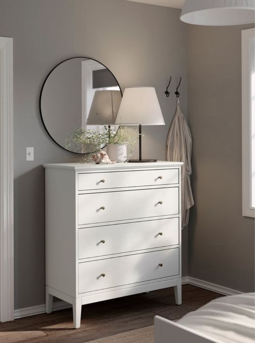 Cómoda IDANÄS IKEA com 4 gavetas