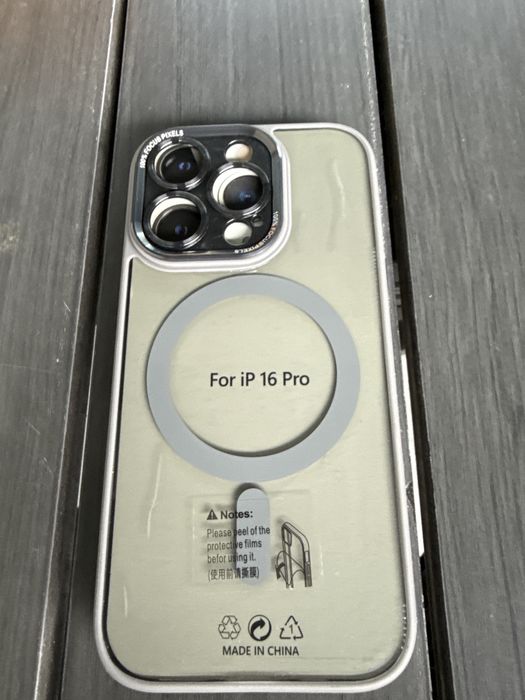 Чехол Iphone 16 pro сірий глянцеве темне скло