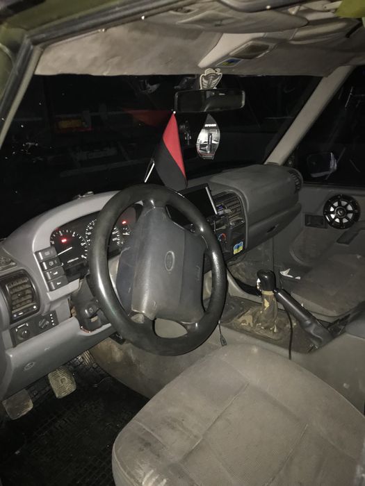 Ленд Ровер Діскавері