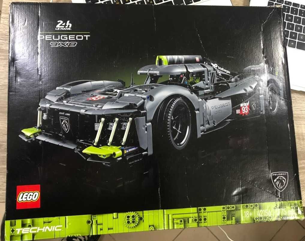 LEGO Technic Peugeot 9X8 24H Le Mans Hybrid Hypercar (42156)