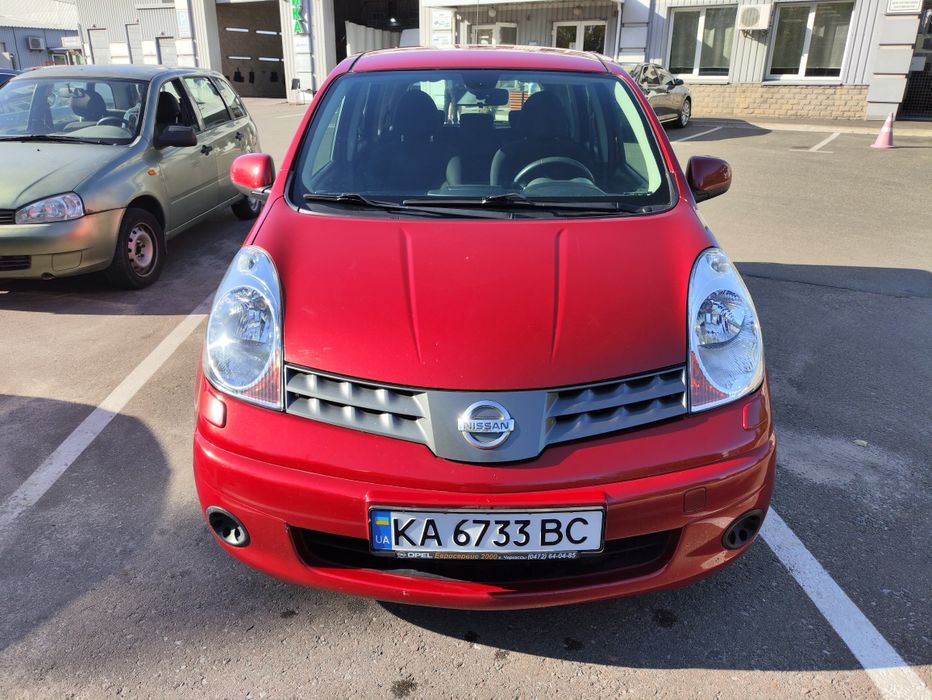 Продам Nissan Note 2007 ,автомат ,бензин-газ