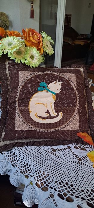 Dwustronna poduszka z kotem dekoracja