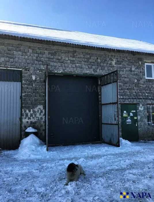 Підйомні секційні ворота для СТО, промислових і комерційних об'єктів