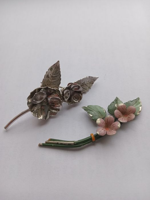 Брошь , цена за две брошки СССР брошка