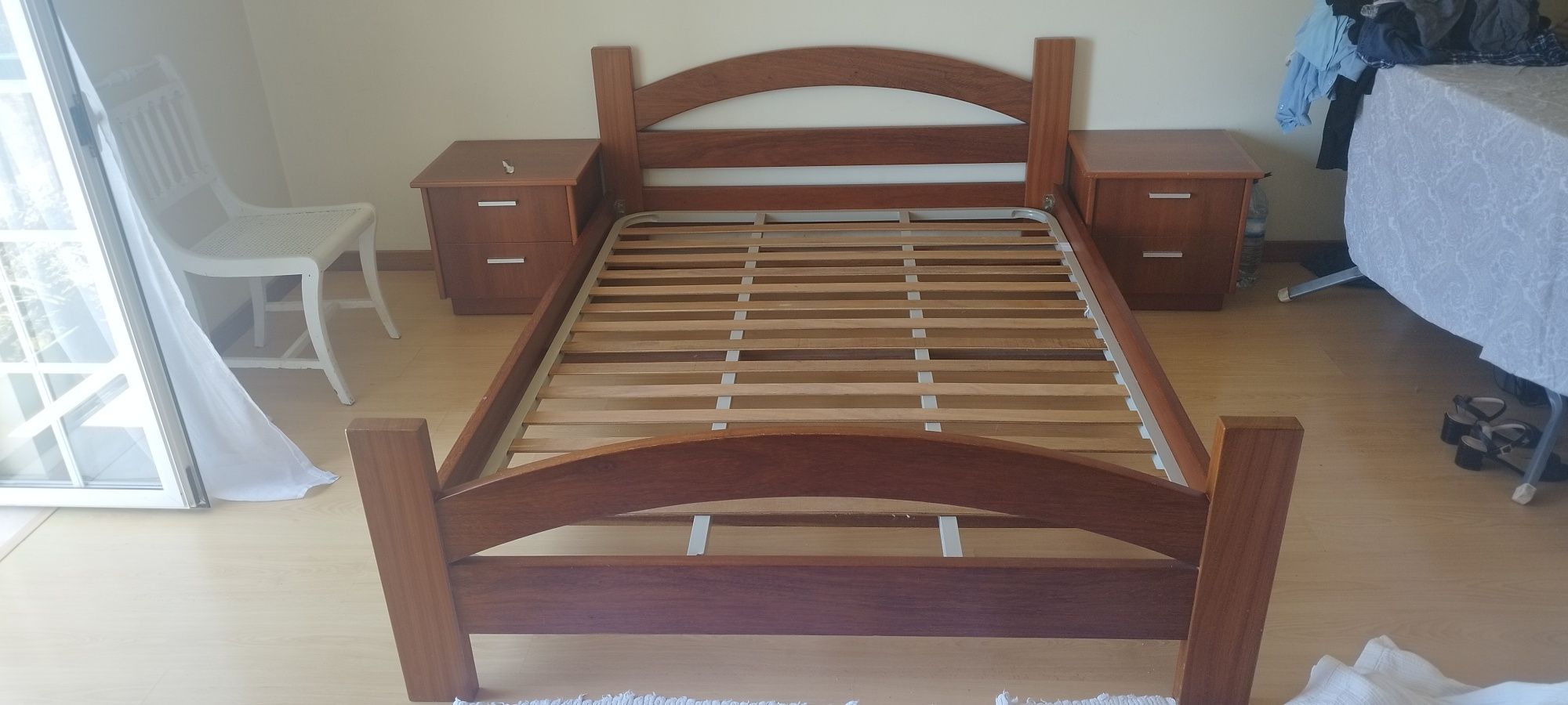 Cama casal 140× 210