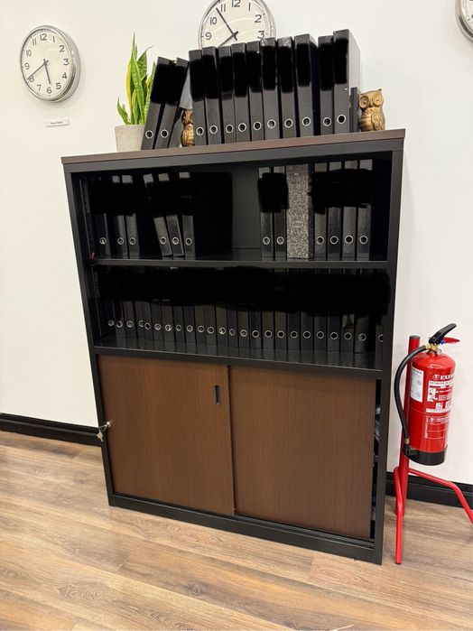 Armário de escritório / documentos / arquivo