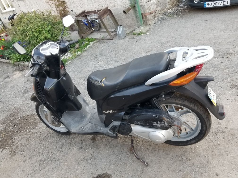 Максі скутер honda sh150