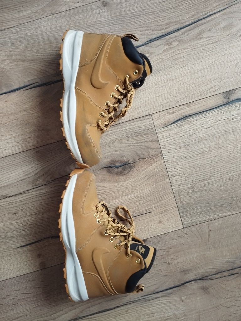 Buty jesienno- zimowe Nike Manoa