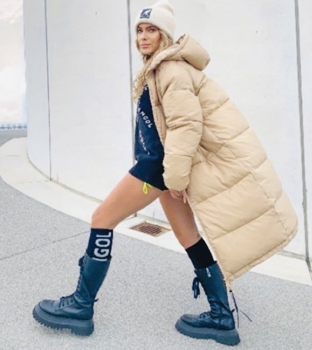 Пуховик бежевый зима