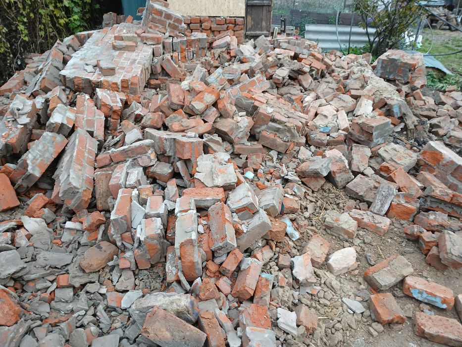 Віддам  бій червоної цегли