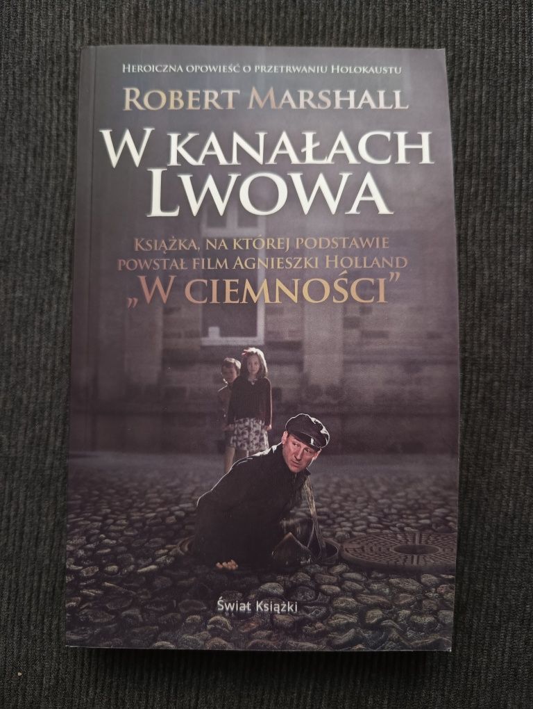 W kanałach Lwowa Robert Marshall