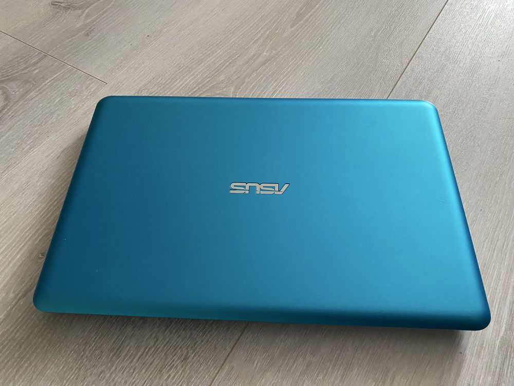 Нетбук ASUS E202S