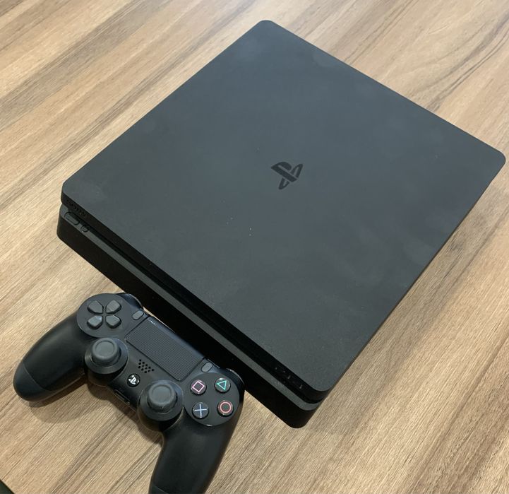 PlayStation 4 - 1TB - Boas condições