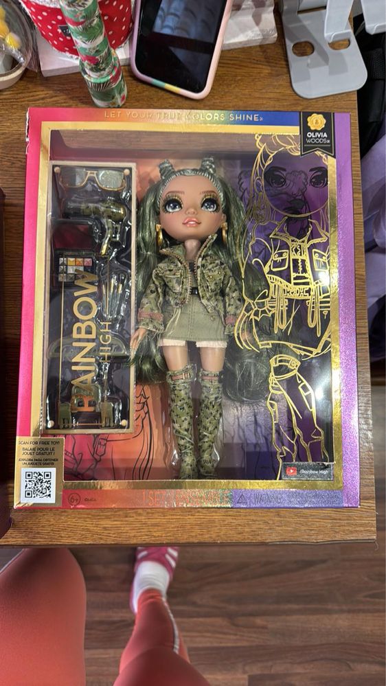 Rainbow High Fashion Doll – OLIVIA WOODS  Рейнбоу Хай Олівія Вудс