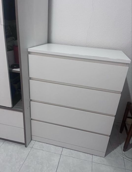 Cómoda 4 gavetas