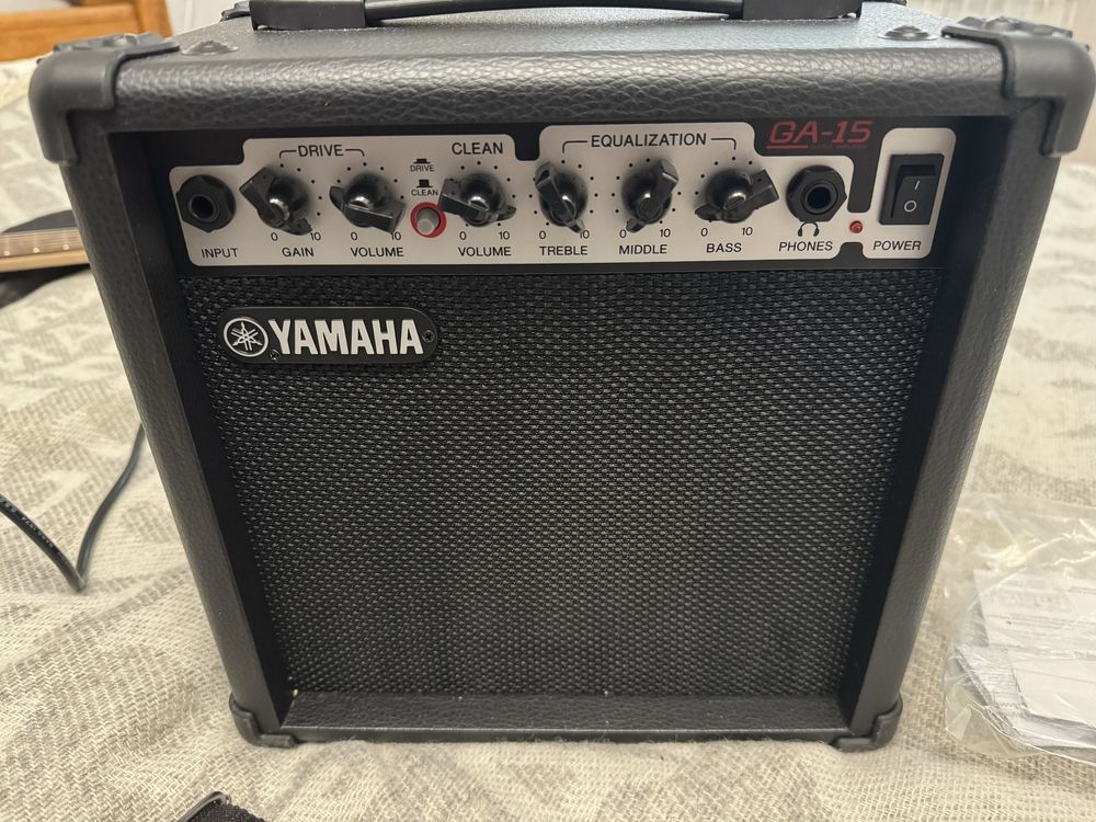 Электрогитара YAMAHA