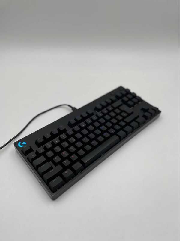 Logitech G Pro – Klawiatura Mechaniczna Przewodowa RGB Qwerty
