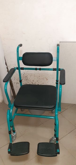 Продам абсолютно новий санітарний стілець-туалет