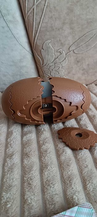 дзига яйце з динозавром