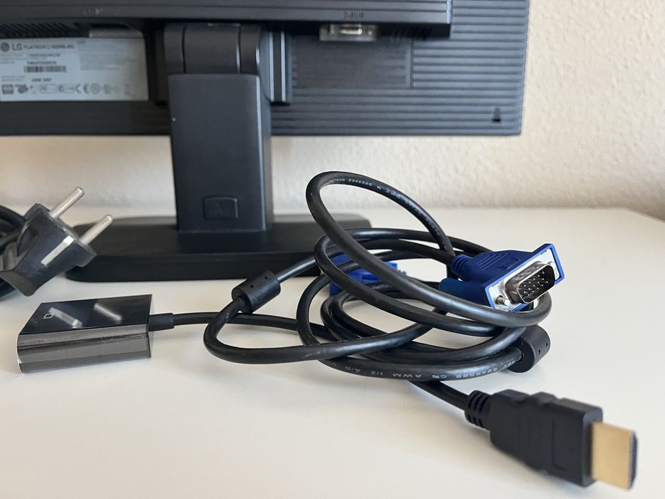 Monitor LG 19” + adaptador entrada HDMI