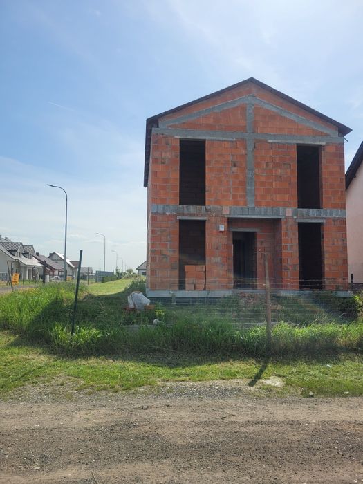 Nowoczesna bryła, super lokalizacja, dom z dużym potencjałem!