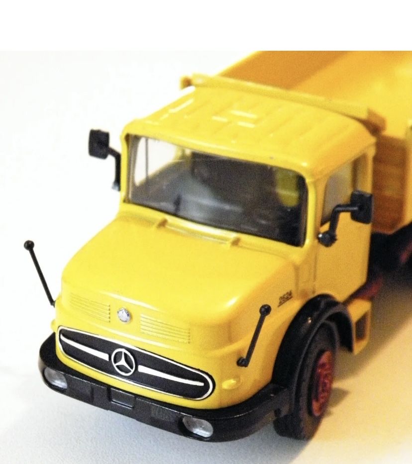 Mercedes miniatura escala 1:50 NZG