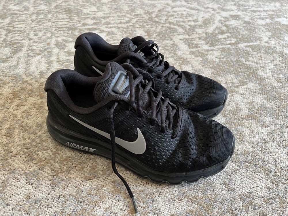 Ténis Nike airmax pretos nr 42