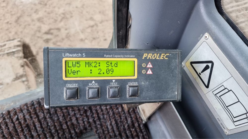 Экскаватор JCB 220 LR , стрела 16.5 м