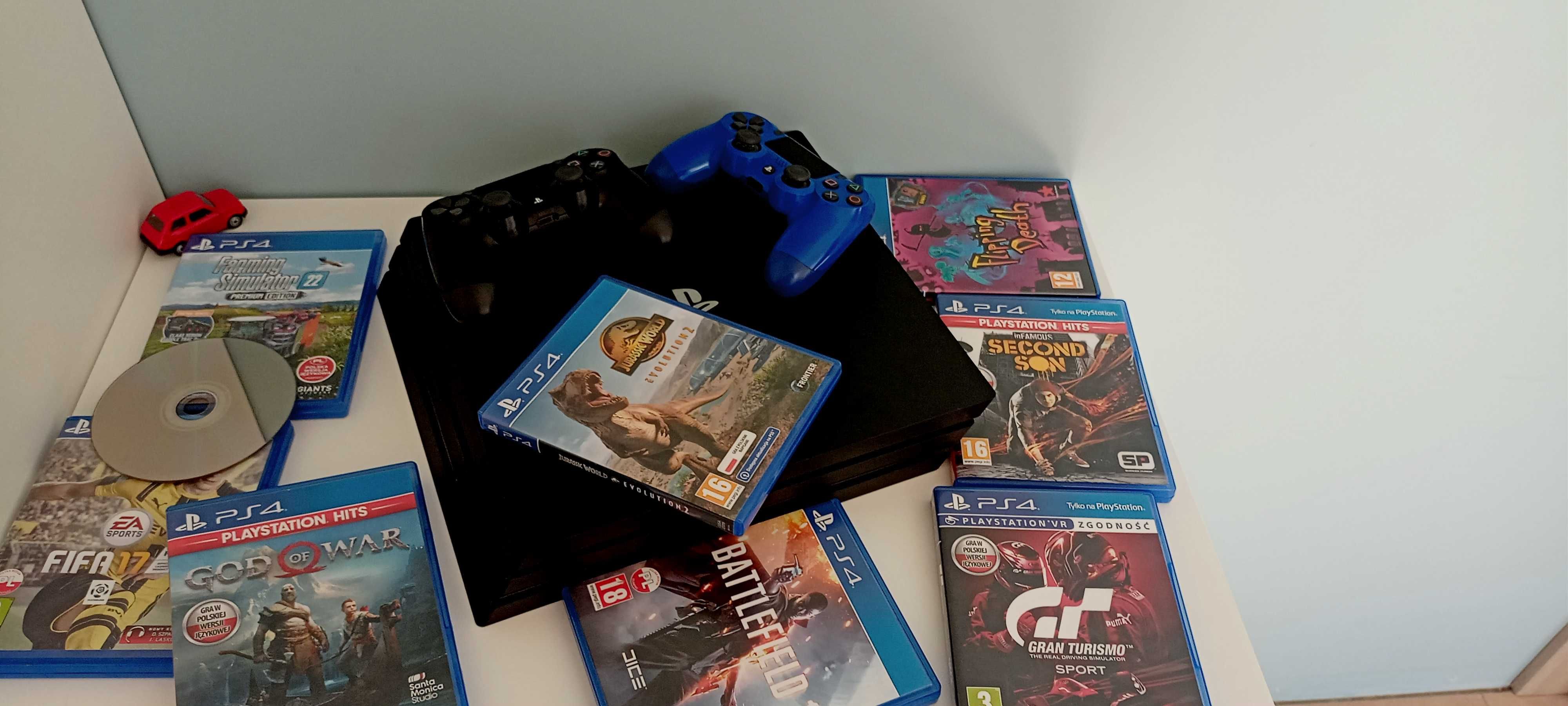 Ps4 Pro z 2 padami i grami