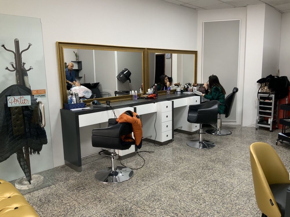 Mobiliário profissional de cabeleireiro | Estética