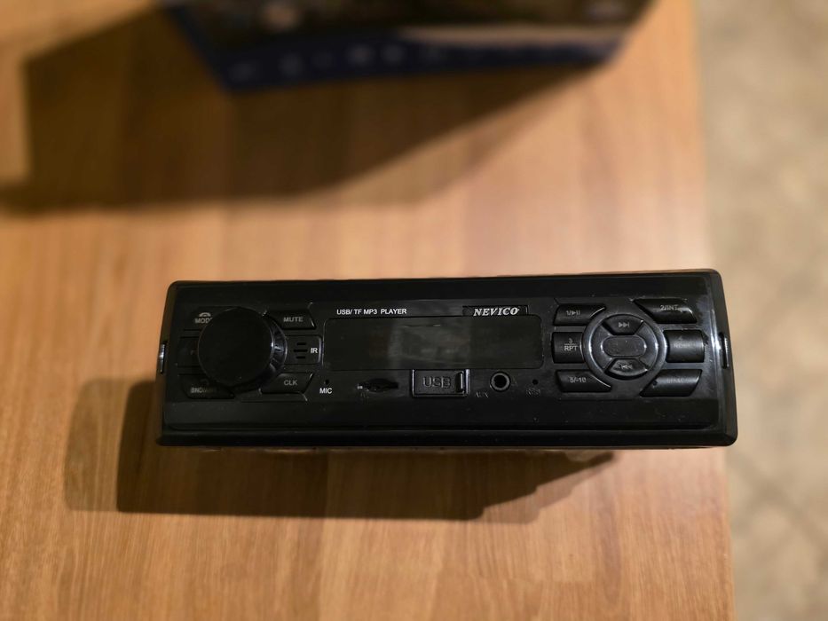 Radio Samochodowe model 506 4x25W czerwone podświetlenie