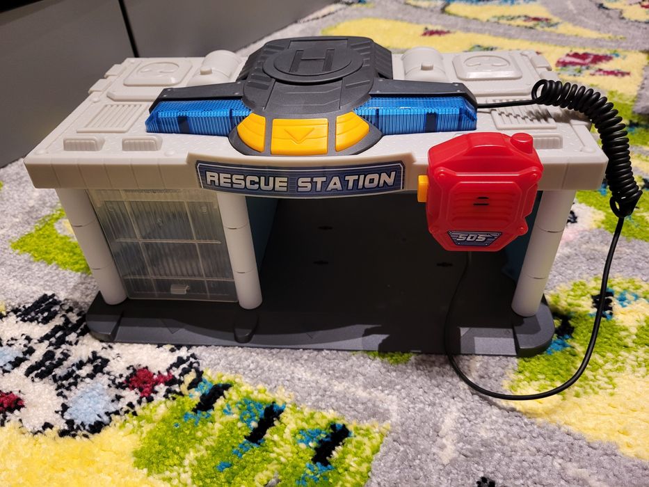 Garaż dla samochodów z mikrofonem, dźwięk