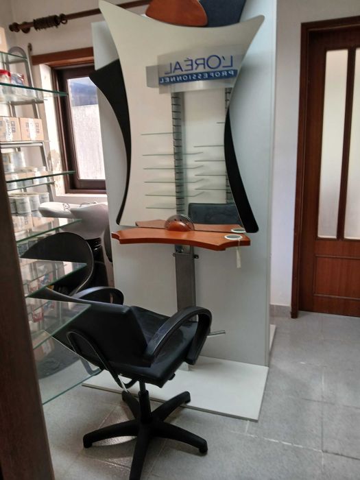 Bancada de cabeleireiro e cadeira – Novo – Liquidação de Stock