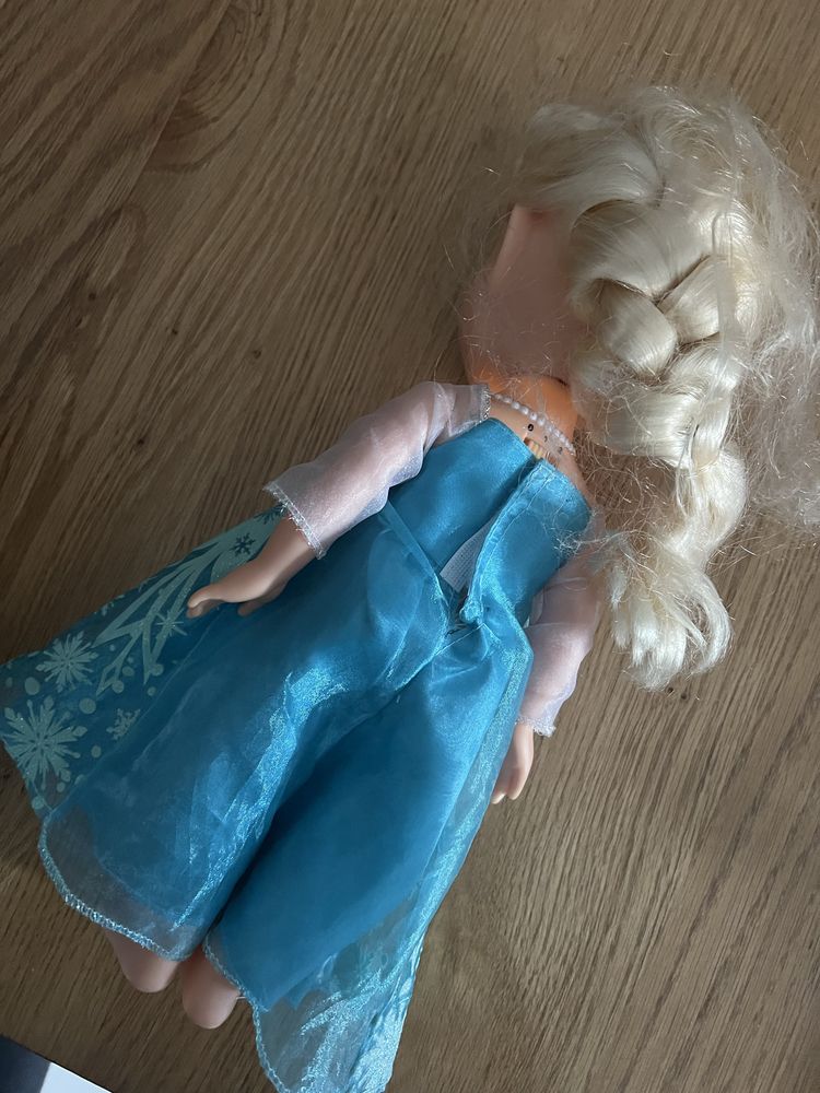 Lalka spiewajaca elsa kraina lodu